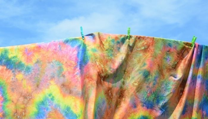 How to dye clothes with food coloring